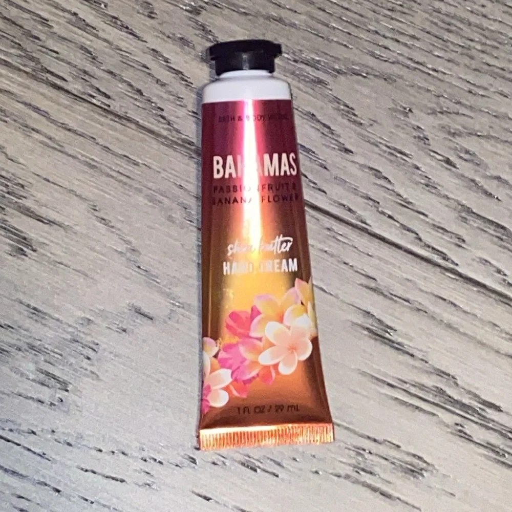 🔴1 RARE🔴 Bahamas Hand Creams. You get 1 Bahamas